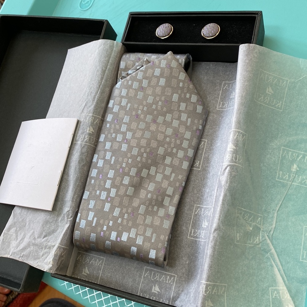 Marja Kurki New silk tie and matching cuff links